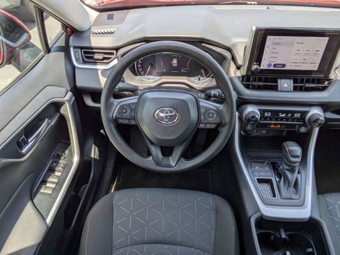 Used 2025 Toyota RAV4 XLE image 17