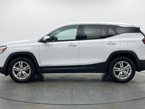 Used 2024 GMC Terrain SLE image 5