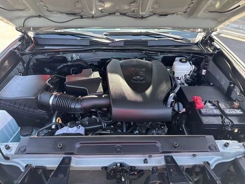 Certified 2023 Toyota Tacoma TRD Off-Road w/ Black Out Package (TMS) AWD/4WD image 29