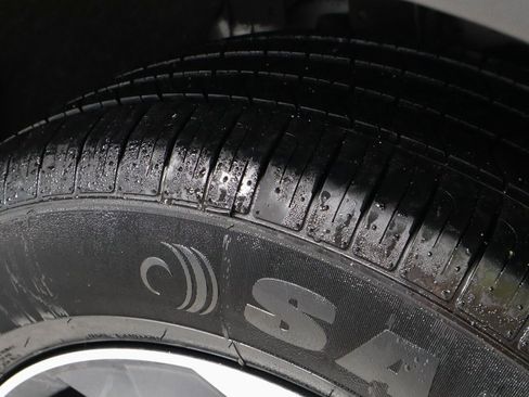 Certified 2025 Nissan Rogue SV image 20