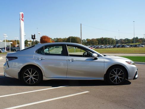 Used 2023 Toyota Camry SE image 17