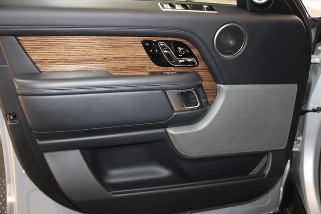 Used 2018 Land Rover Range Rover Supercharged AWD/4WD image 30