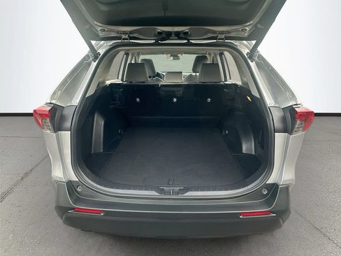 Used 2019 Toyota RAV4 XLE Premium FWD image 25
