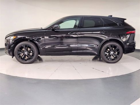 Used 2024 Jaguar F-PACE R-Dynamic S image 5