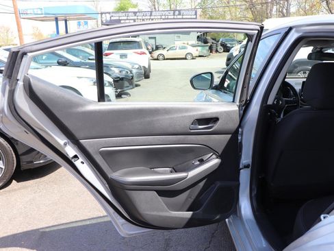 Used 2024 Nissan Altima 2.5 SV image 24