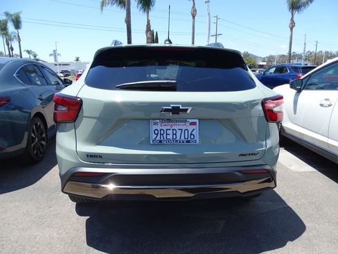 Used 2025 Chevrolet Trax ACTIV FWD image 3