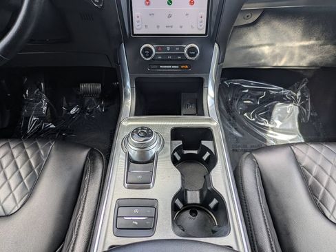 Used 2024 Ford Edge Titanium AWD/4WD image 19