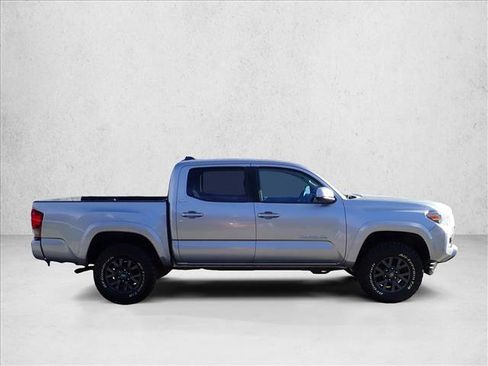 Used 2021 Toyota Tacoma SR5 w/ Technology Package AWD/4WD image 5