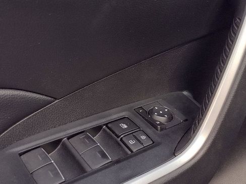 Used 2024 Toyota RAV4 XLE image 28