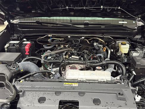 Certified 2025 Toyota Tacoma SR5 image 25