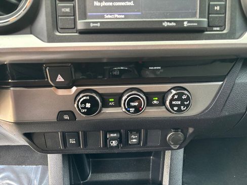 Used 2018 Toyota Tacoma SR5 image 18