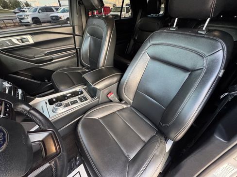 Used 2020 Ford Explorer XLT w/ Equipment Group 202A image 25