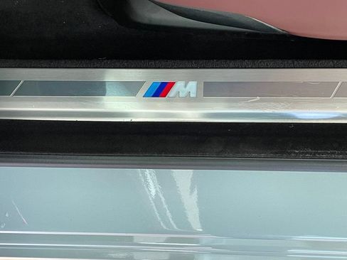 Used 2023 BMW i7 xDrive60 AWD/4WD image 12