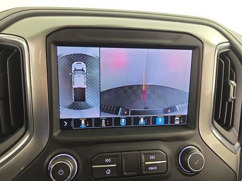 Used 2021 Chevrolet Silverado 2500 LTZ w/ LTZ Convenience Package image 16