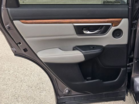 Used 2018 Honda CR-V Touring image 15