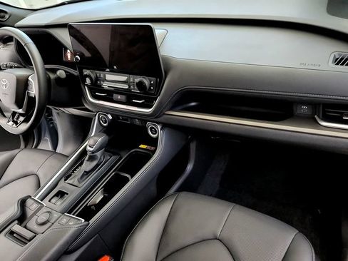 Certified 2026 Toyota Grand Highlander AWD Hybrid image 16