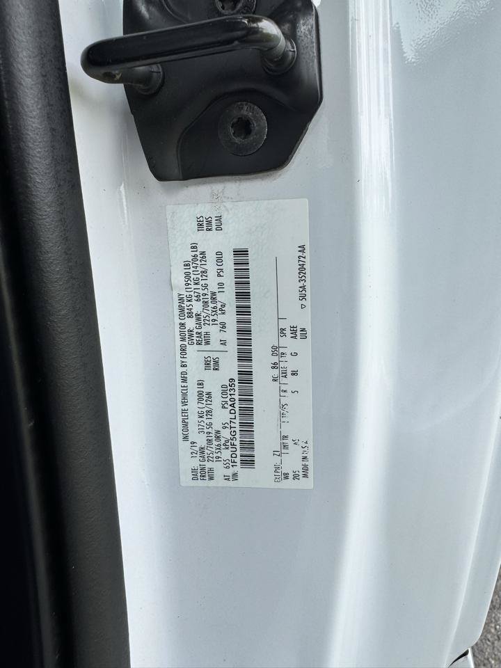 Used 2020 Ford F550 2WD Regular Cab Super Duty image 32