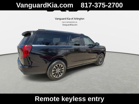 Used 2025 Ford Expedition Max Platinum AWD/4WD image 9