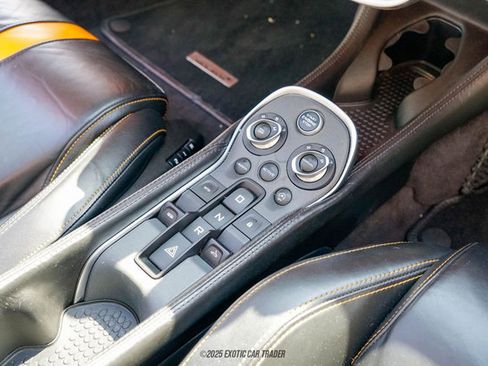 Used 2019 McLaren 570S Spider image 41