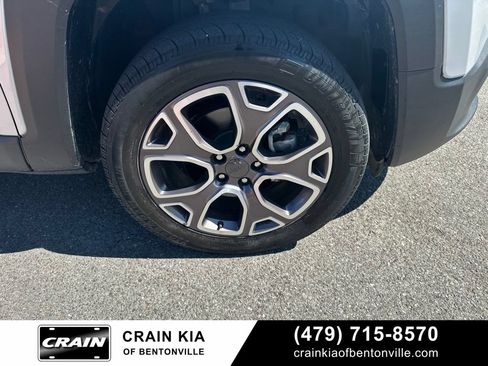 Used 2018 Jeep Renegade Limited w/ UConnect 8.4 Nav Group AWD/4WD image 9