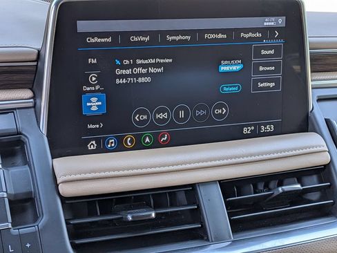 Used 2021 Chevrolet Tahoe Premier w/ Premium Package AWD/4WD image 19