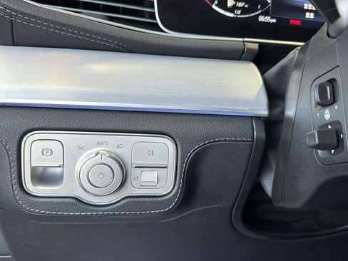 Used 2024 Mercedes-Benz GLS 450 4MATIC image 18