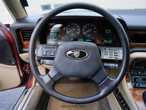 Used 1988 Jaguar XJ Vanden Plas RWD image 32
