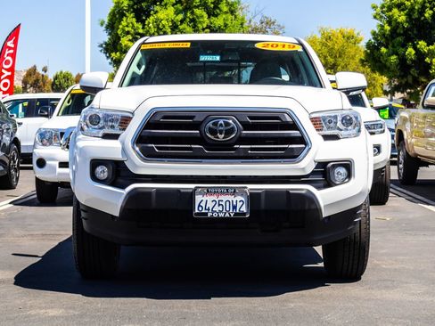 Used 2019 Toyota Tacoma SR5 w/ Exterior Package RWD image 2