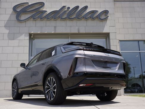 Used 2024 Cadillac Lyriq Sport AWD/4WD image 8