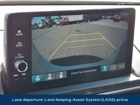 Used 2025 Honda Pilot Touring image 14