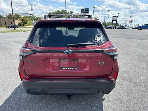 Used 2025 Subaru Forester Premium AWD/4WD image 4