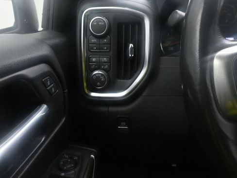 Used 2020 Chevrolet Silverado 1500 RST image 18
