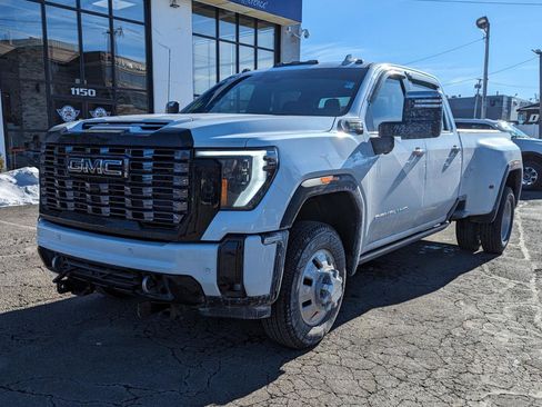 Used 2026 GMC Sierra 3500 Denali Ultimate image 2