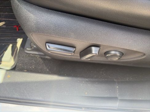 Used 2022 Toyota Highlander XSE FWD image 20