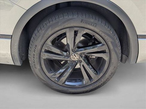 Used 2023 Volkswagen Tiguan SE R-Line FWD image 20