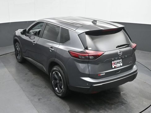 Used 2025 Nissan Rogue SV AWD/4WD image 38