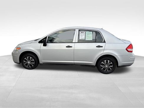 Used 2011 Nissan Versa Sedan image 2