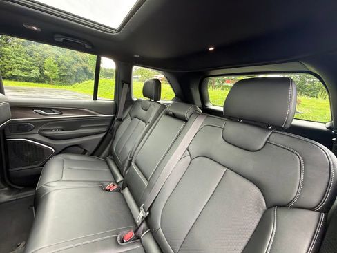 Used 2026 Jeep Grand Cherokee Limited AWD/4WD image 20