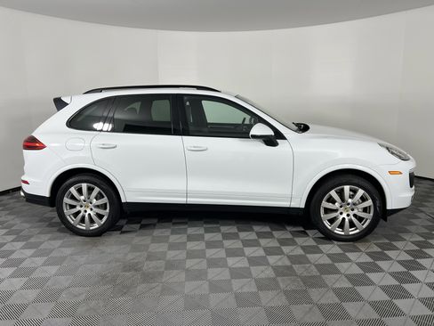 Used 2017 Porsche Cayenne Platinum Edition image 13