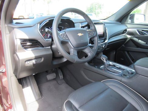 Used 2023 Chevrolet Traverse Premier FWD image 20