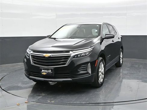 Used 2023 Chevrolet Equinox LT image 2
