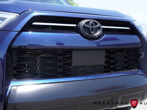 Used 2023 Toyota 4Runner TRD Off-Road Premium w/ Moonroof Package AWD/4WD image 5