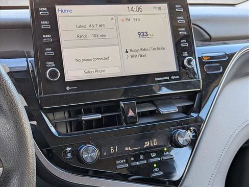 Used 2024 Toyota Camry LE image 6