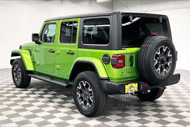 Used 2026 Jeep Wrangler Unlimited Sahara w/ Technology Group AWD/4WD image 2