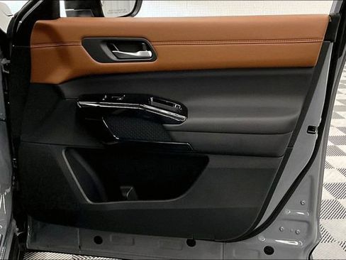 New 2026 Nissan Pathfinder Platinum image 40