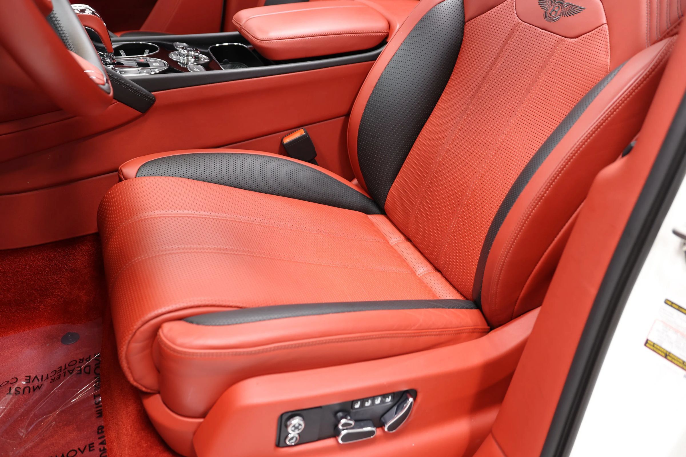 Used 2022 Bentley Bentayga AWD/4WD image 22