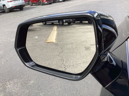 Used 2024 Cadillac XT4 Luxury w/ Cold Weather Package image 36