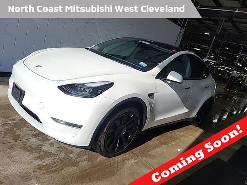 Used 2023 Tesla Model Y Long Range AWD/4WD image 1
