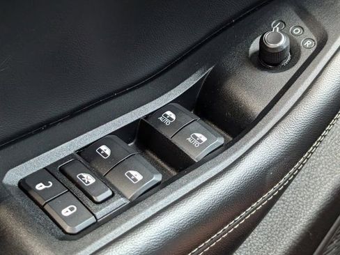 Used 2023 Jeep Grand Cherokee L Laredo RWD image 20