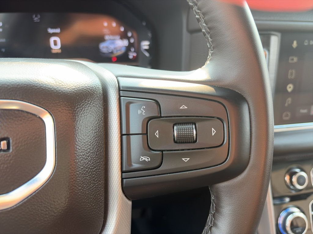 Used 2023 GMC Yukon Denali AWD/4WD image 26